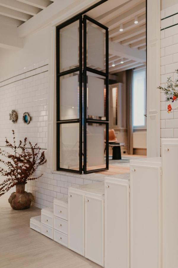 Blue Bird Residence Suite Moriaan Антверпен Екстериор снимка