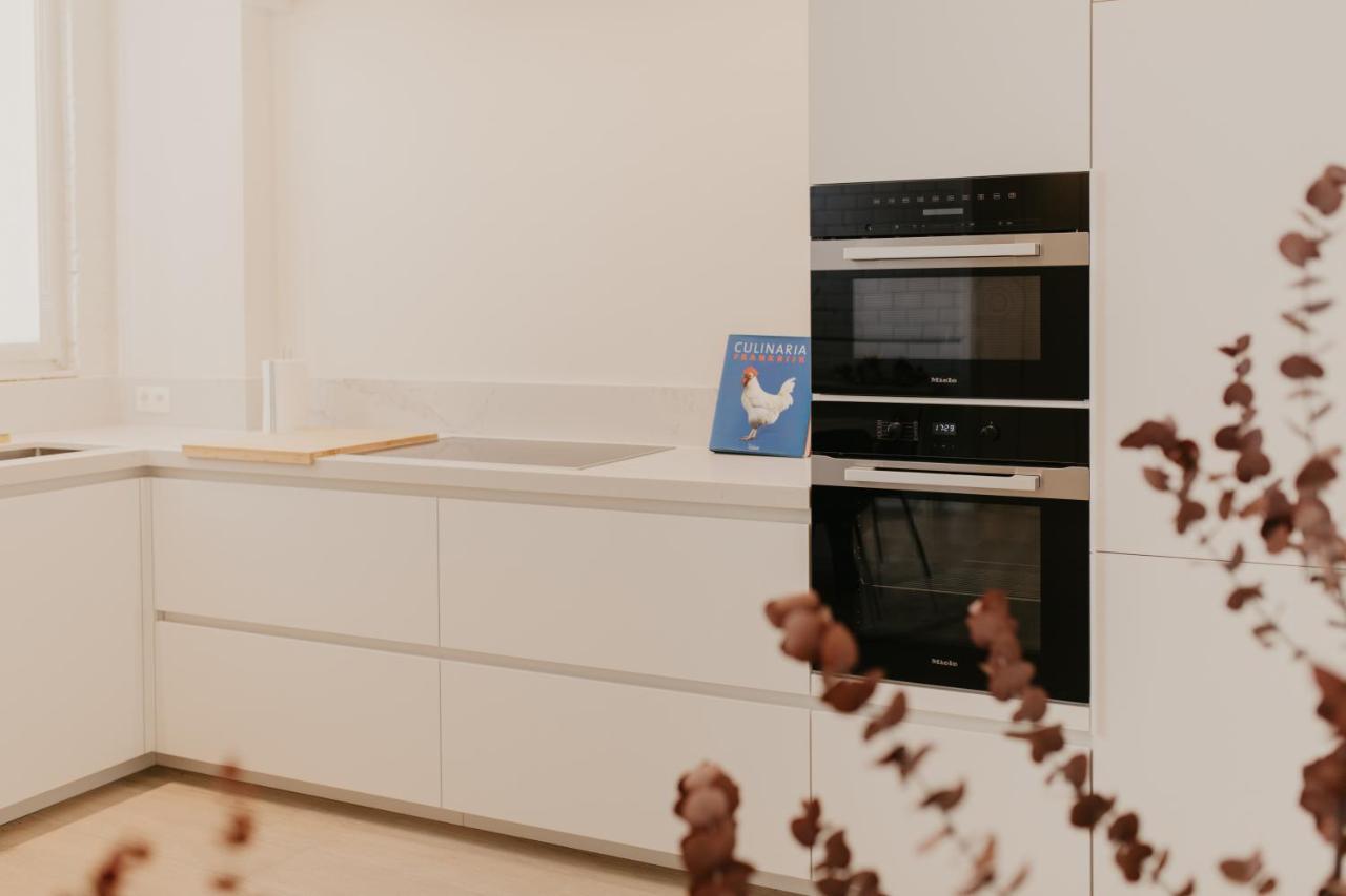 Blue Bird Residence Suite Moriaan Антверпен Екстериор снимка