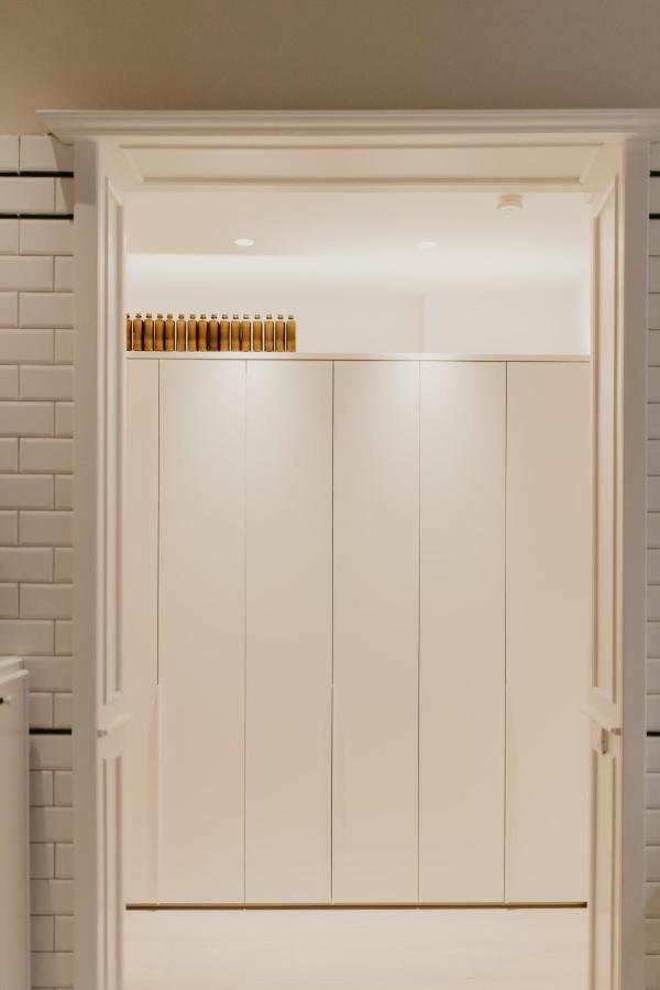 Blue Bird Residence Suite Moriaan Антверпен Екстериор снимка