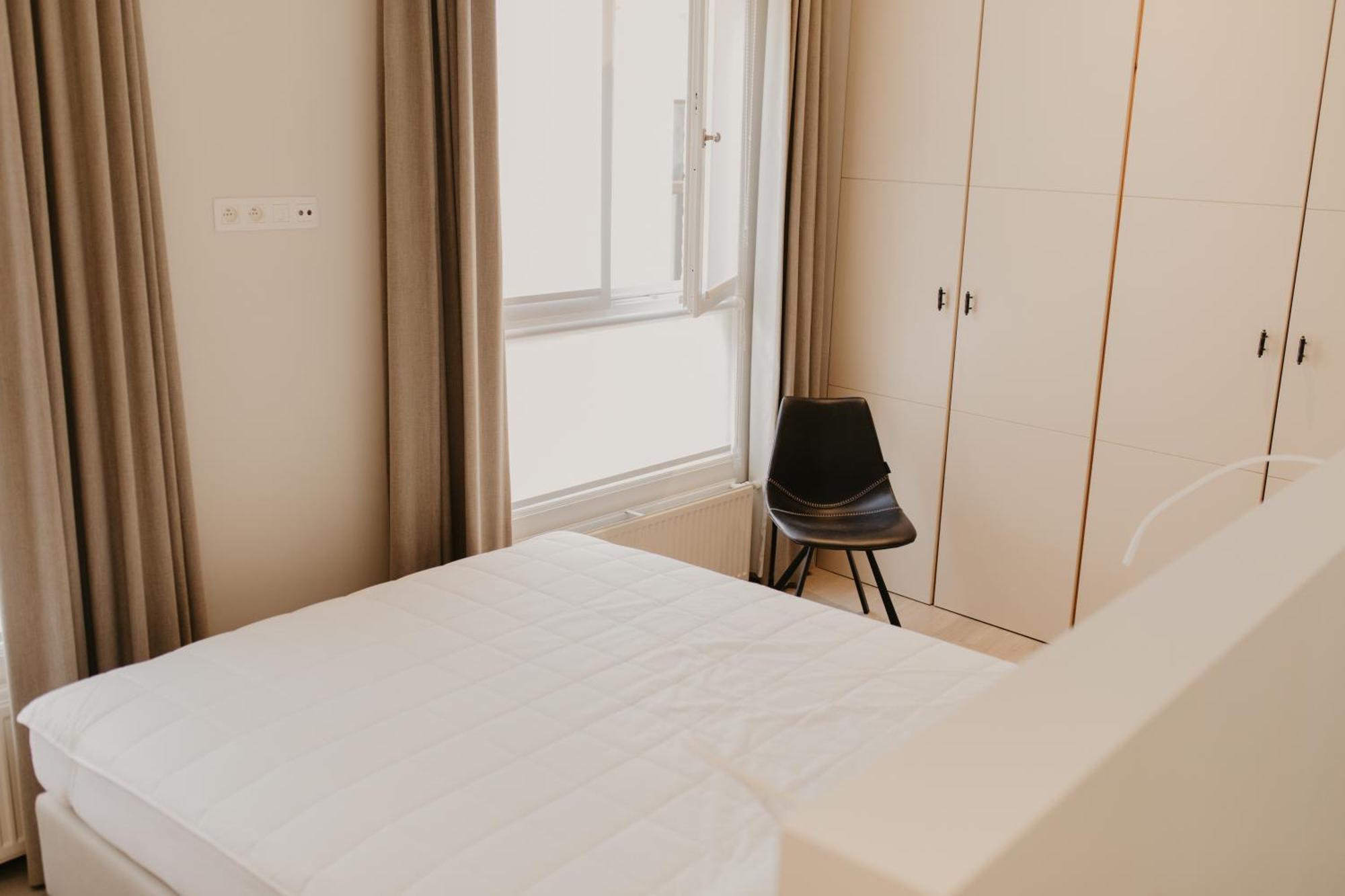 Blue Bird Residence Suite Moriaan Антверпен Екстериор снимка