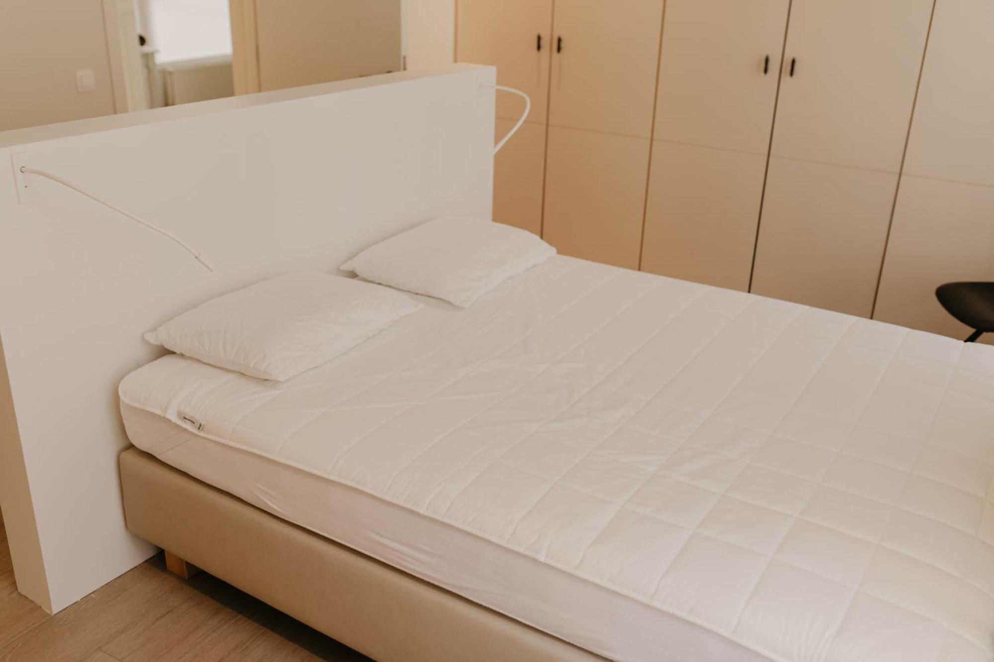 Blue Bird Residence Suite Moriaan Антверпен Екстериор снимка