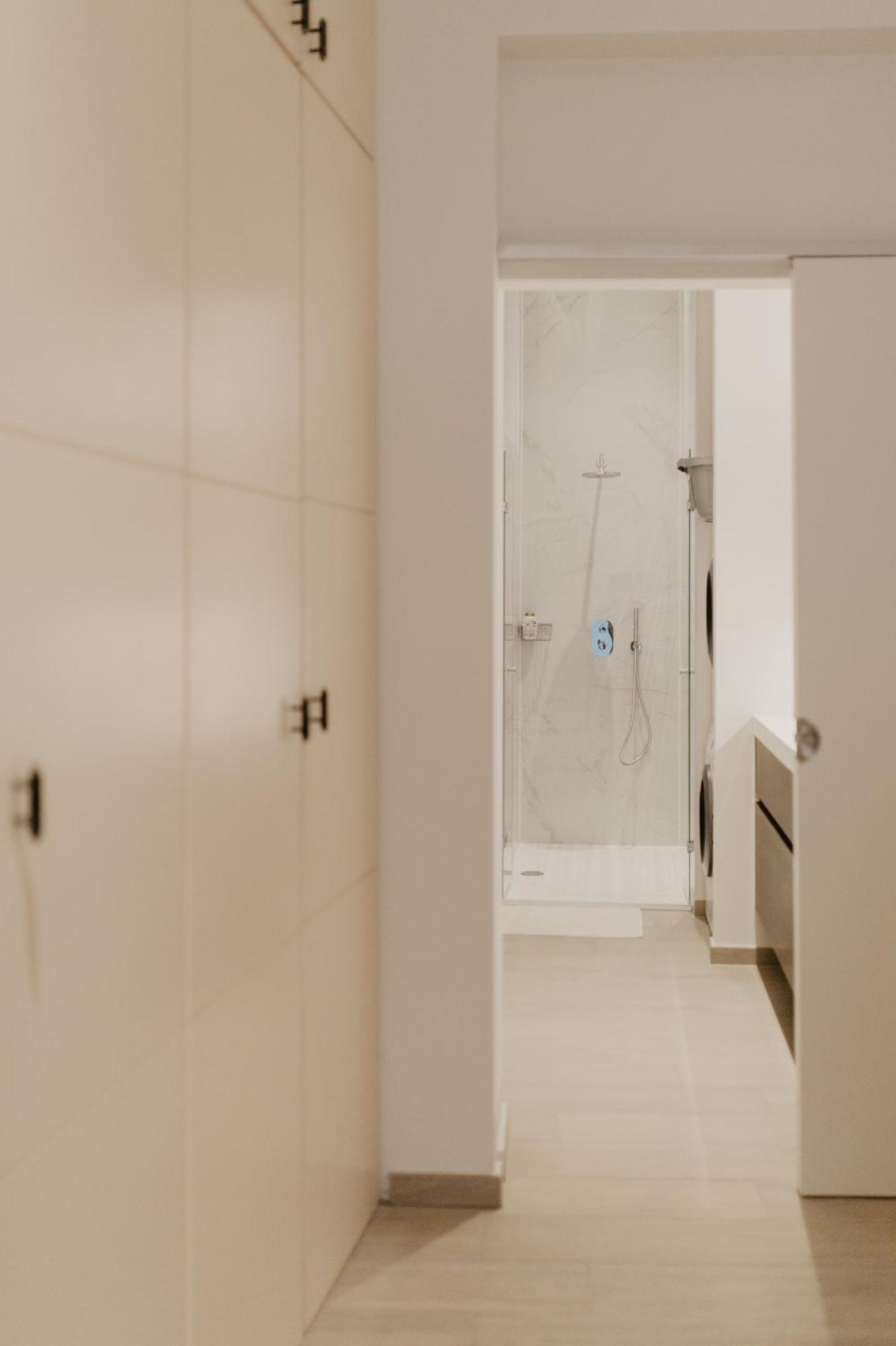 Blue Bird Residence Suite Moriaan Антверпен Екстериор снимка