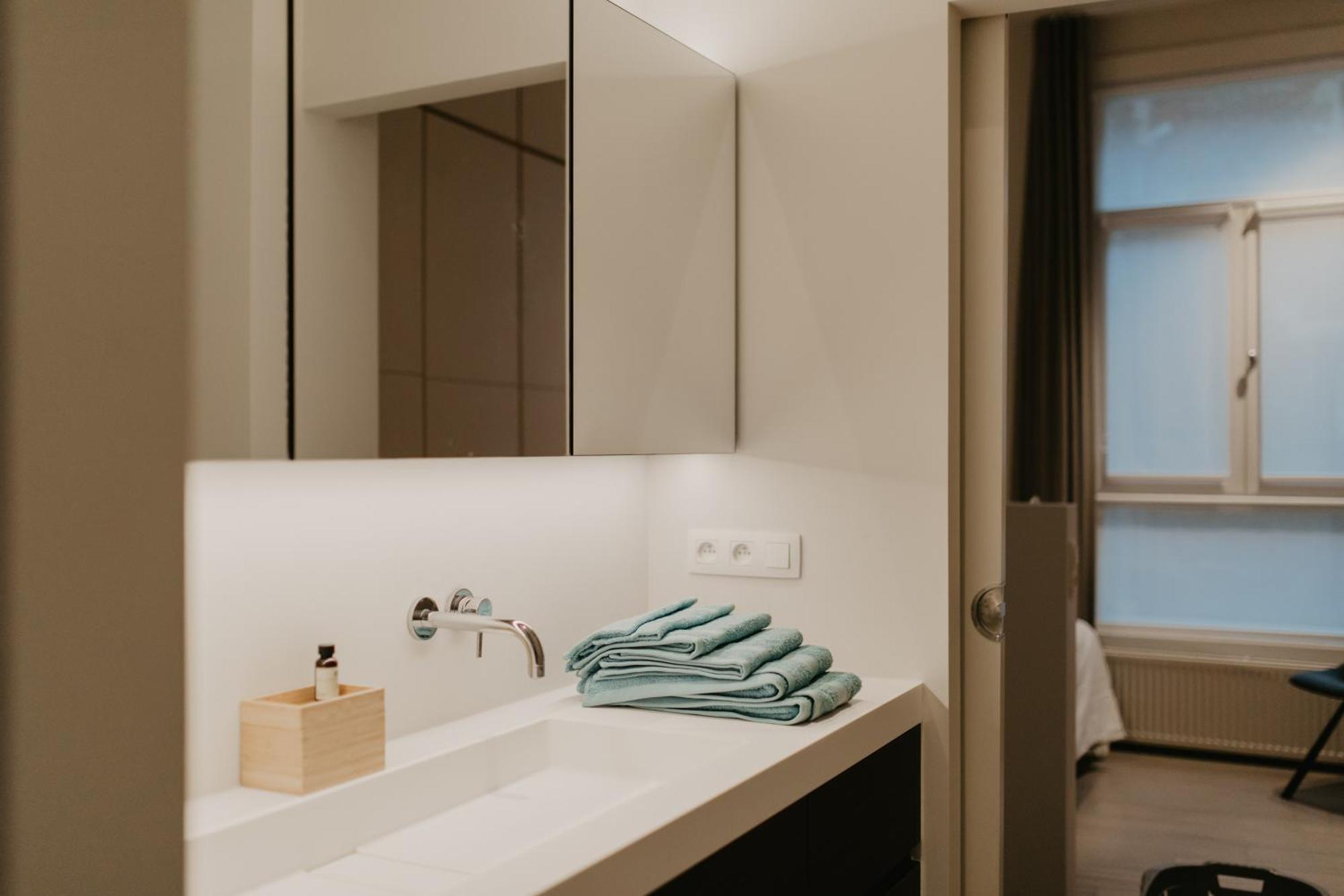 Blue Bird Residence Suite Moriaan Антверпен Екстериор снимка
