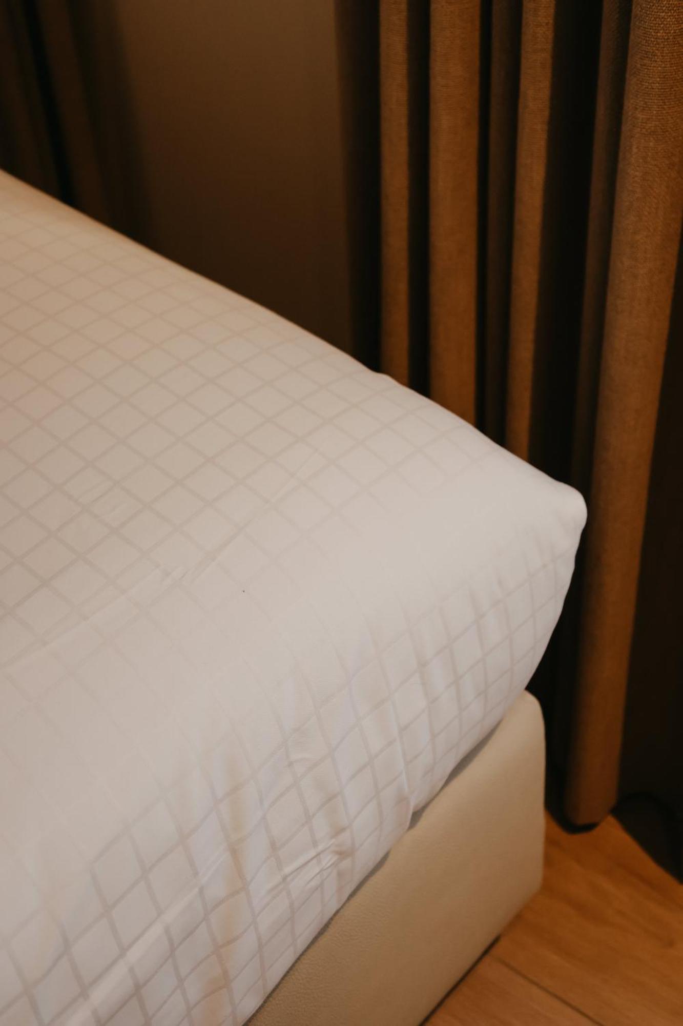 Blue Bird Residence Suite Moriaan Антверпен Екстериор снимка